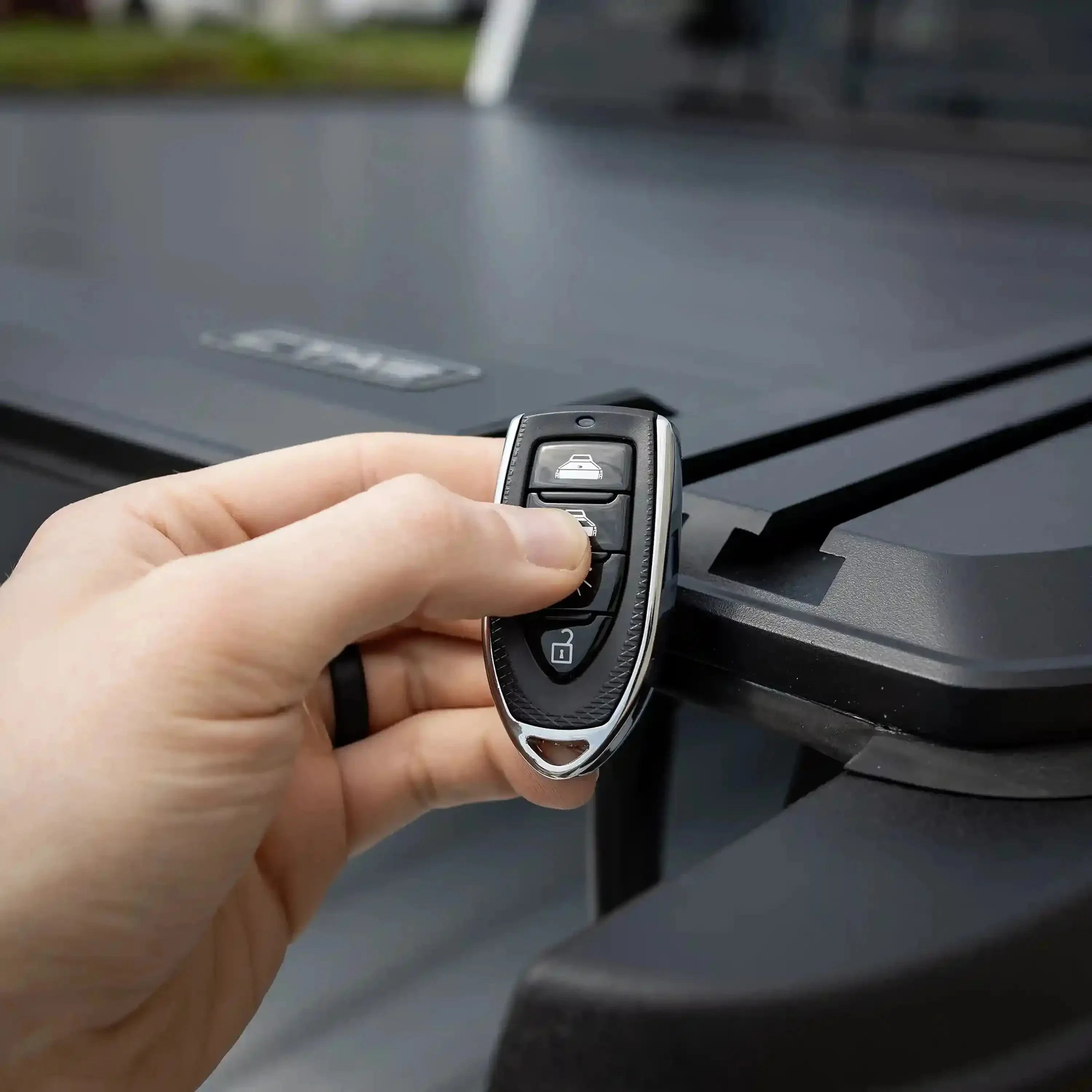 2020-2026 Chevy Silverado / GMC Sierra 2500 Retractable Tonneau Cover - Image 4
