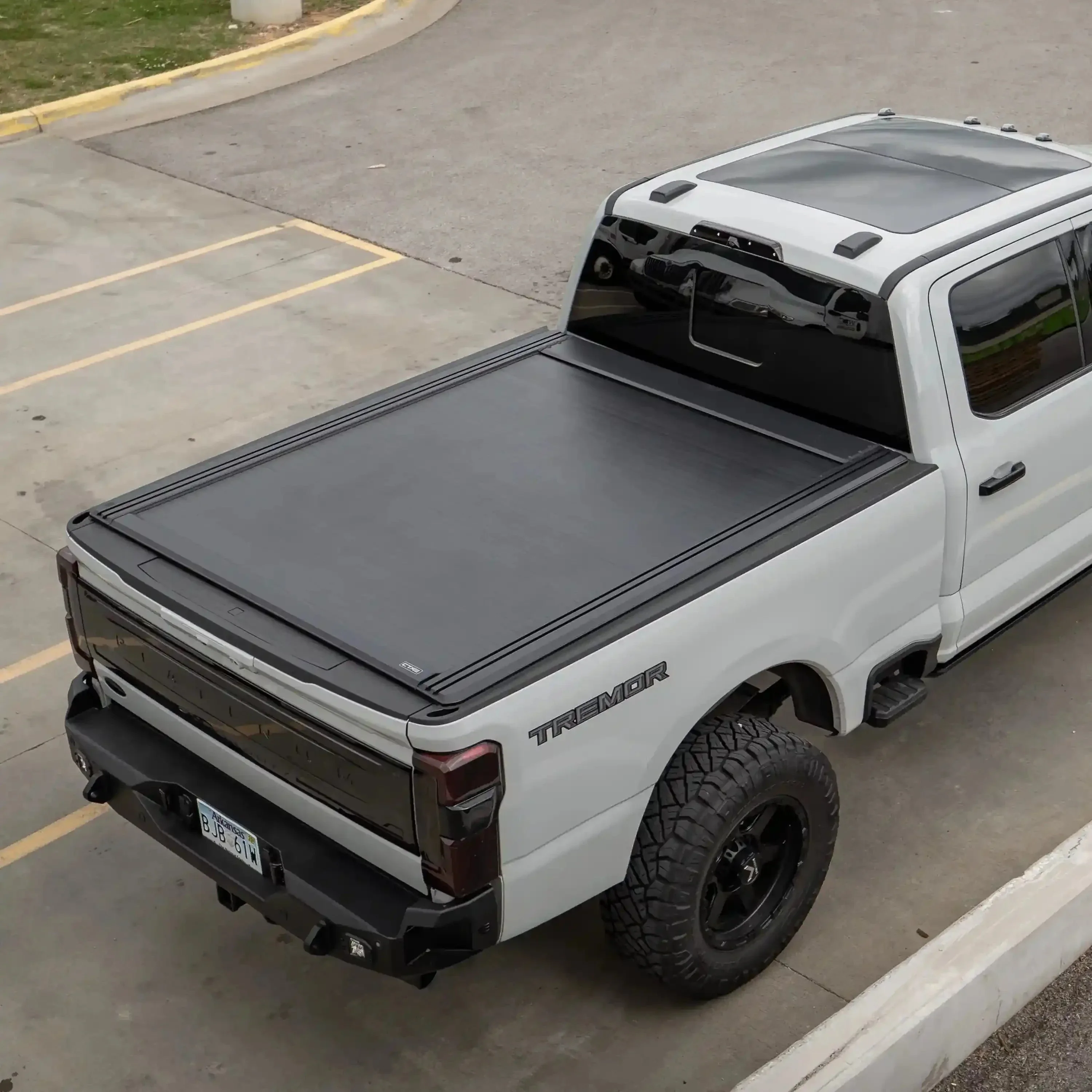 2017-2026 Ford F250 Retractable Tonneau Cover - Image 3