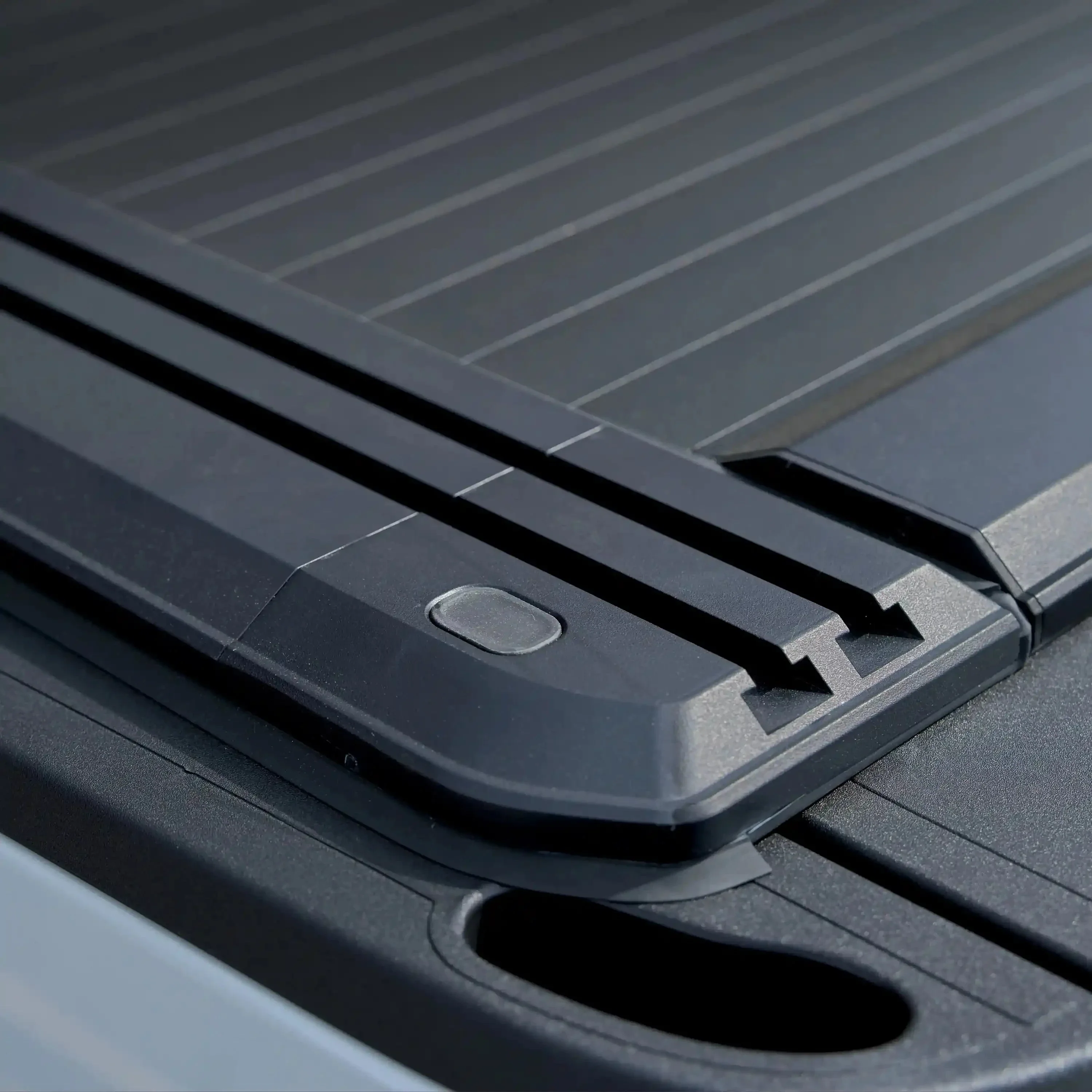2017-2026 Ford F250 Retractable Tonneau Cover - Image 5