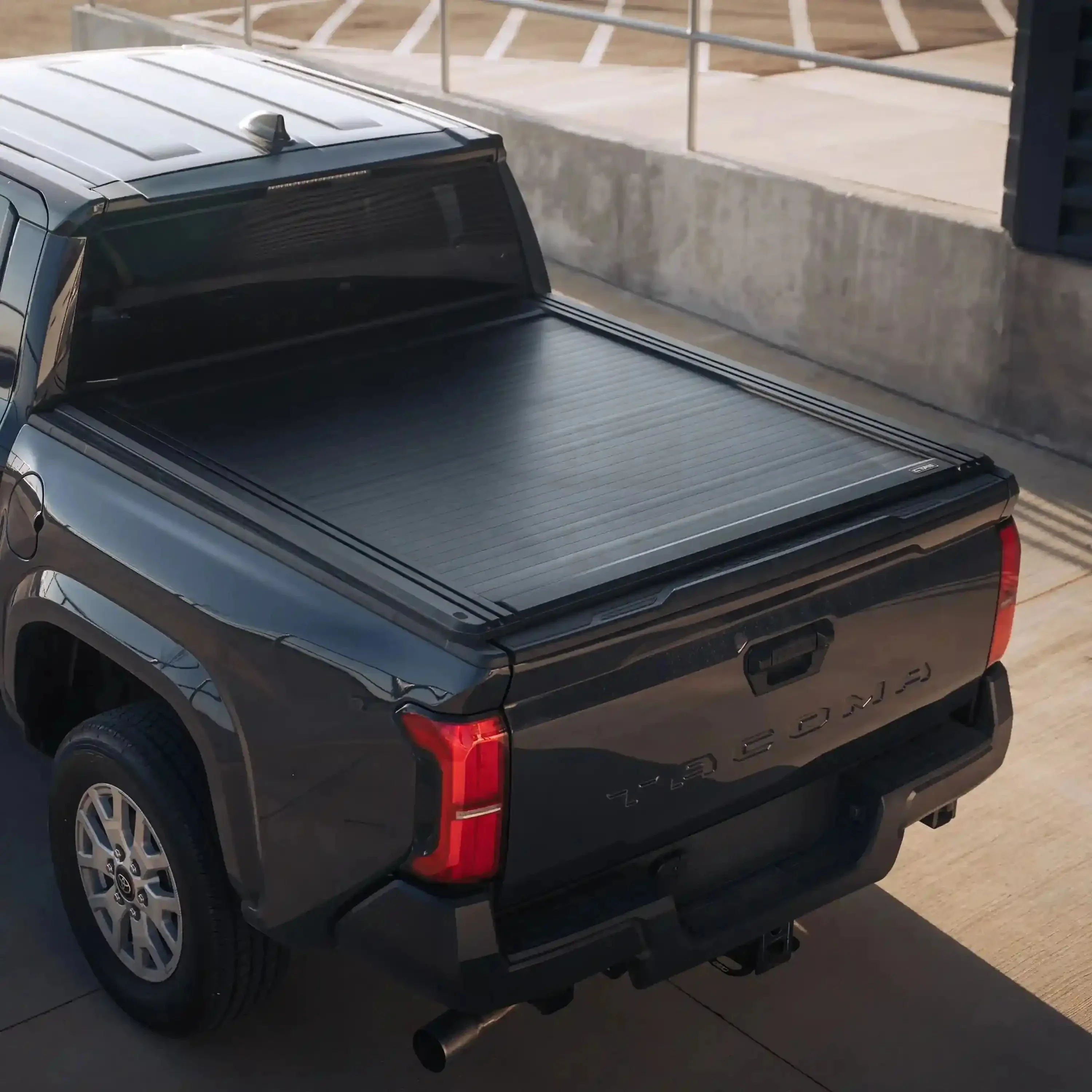 2024-2026 Toyota Tacoma Retractable Tonneau Cover - Image 3