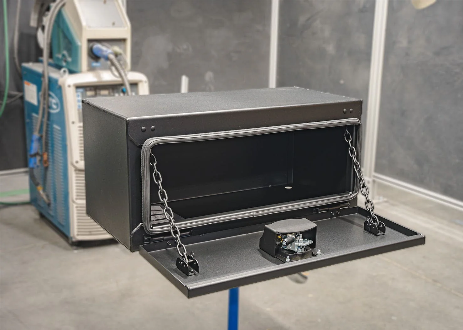 Underbody Carbon Steel Toolbox - 14x16x30 - Image 4