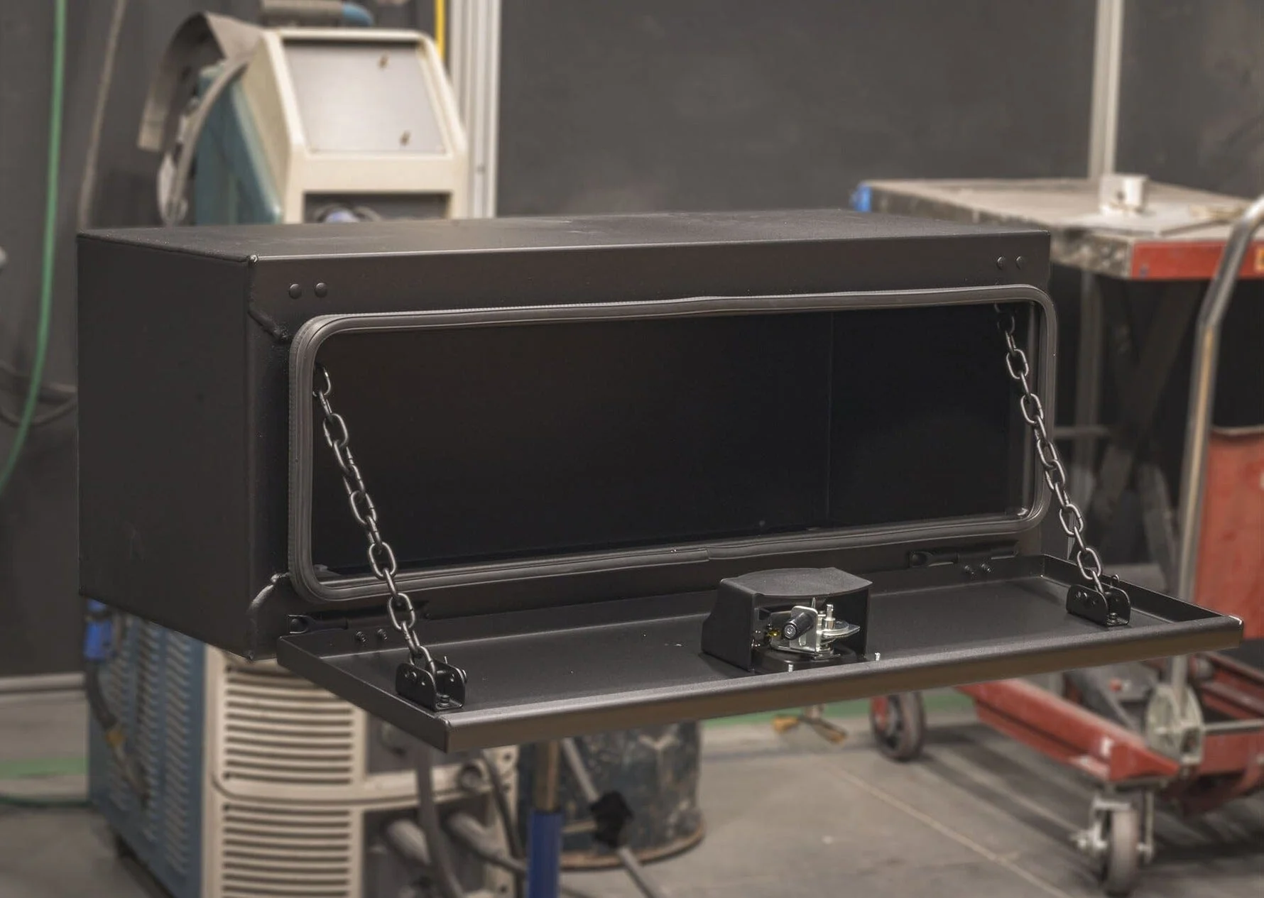 Underbody Carbon Steel Toolbox - 14x16x36 - Image 4