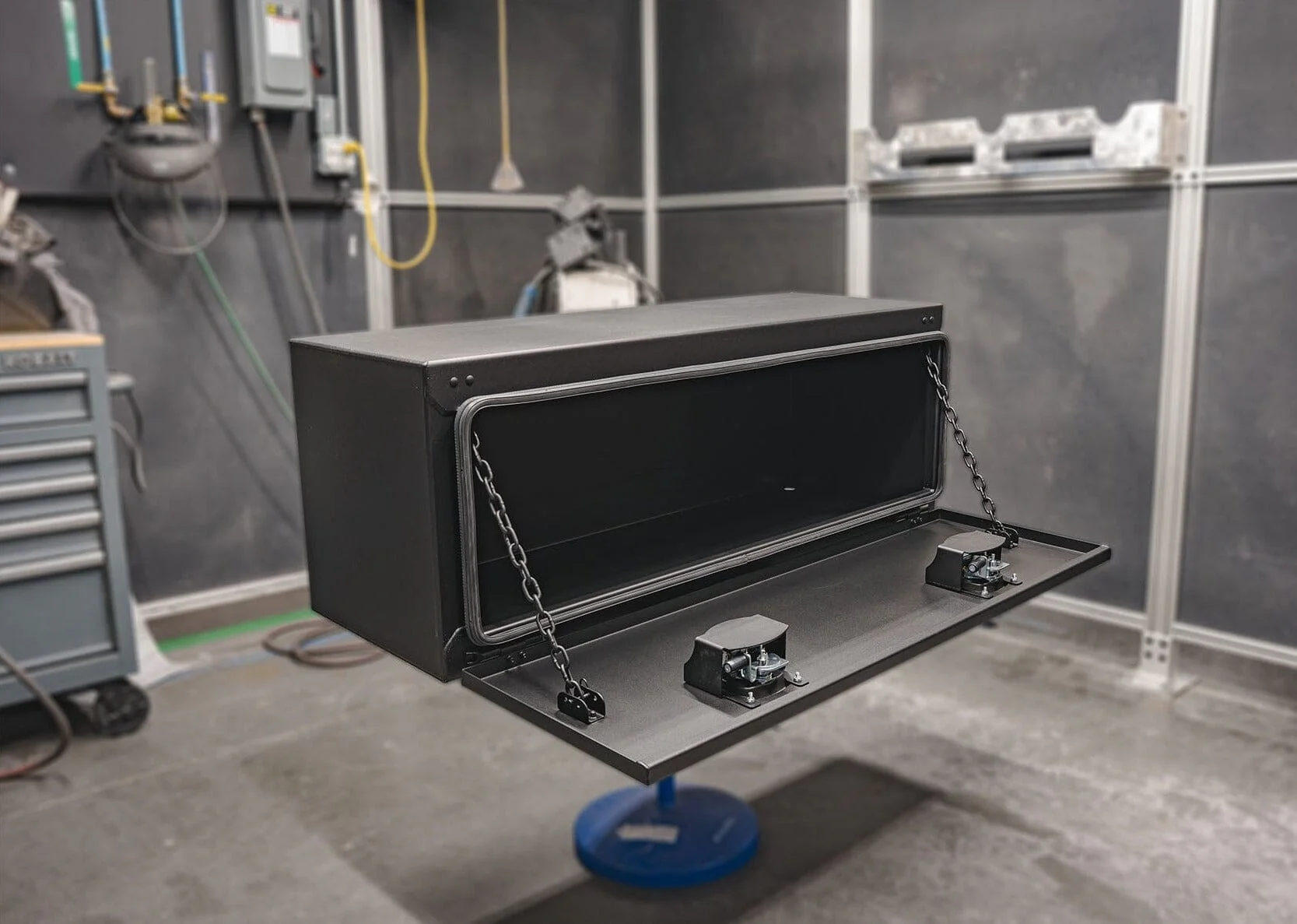 Underbody Carbon Steel Toolbox - 18x18x48 - Image 4
