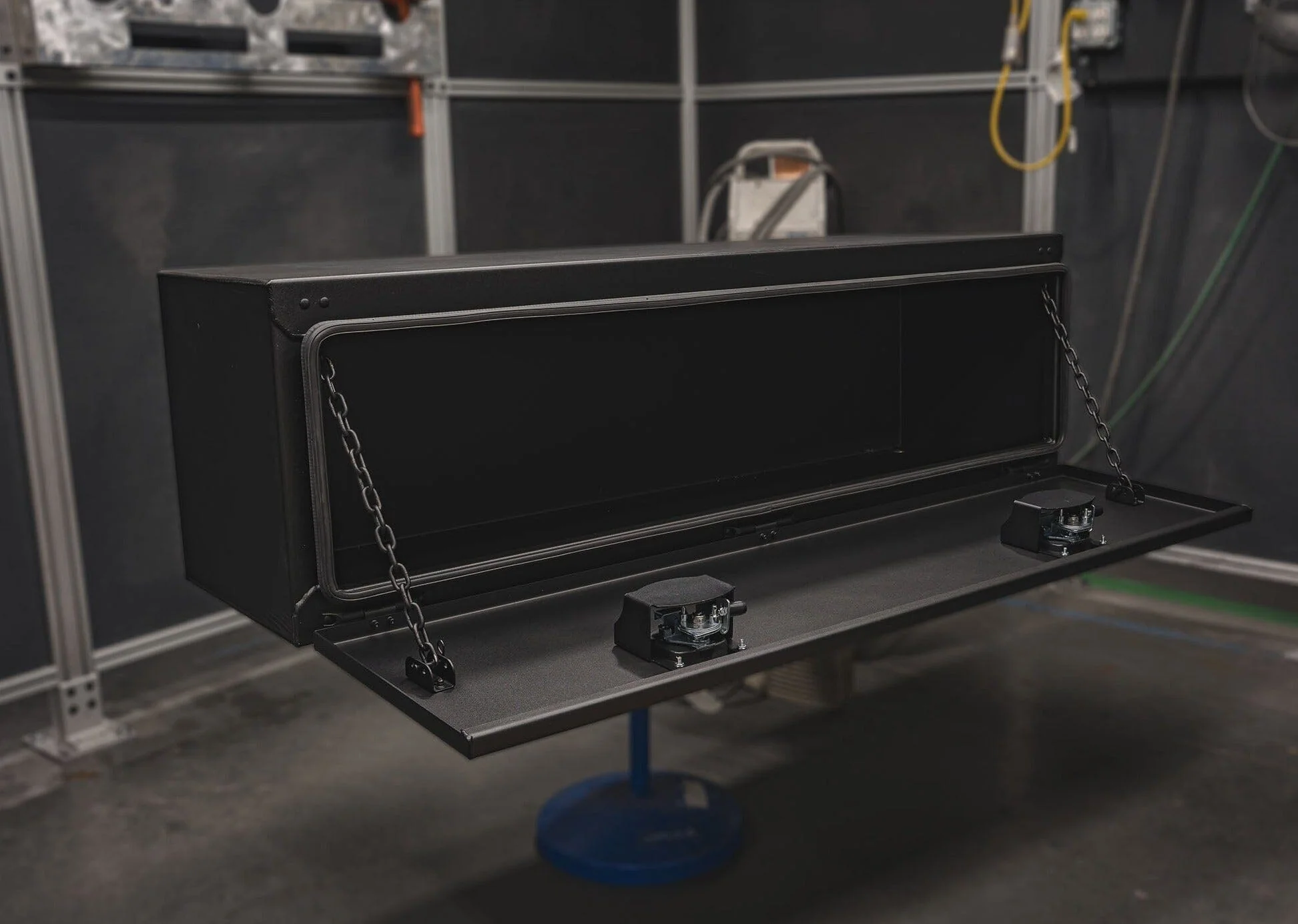 Underbody Carbon Steel Toolbox - 18x18x60 - Image 4